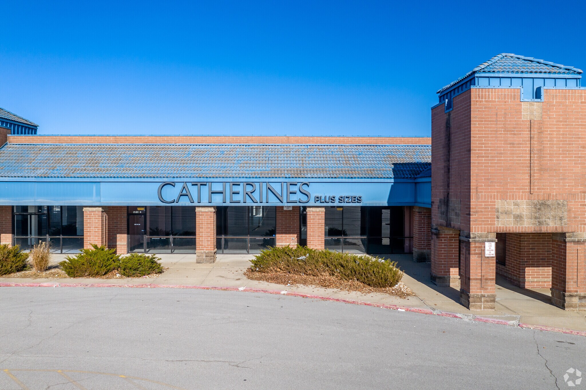 13920 E 40 Hwy, Independence, MO 64055 Noland Fashion Square Shopping