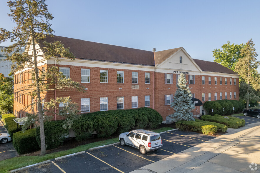 5721 Dragon Way, Cincinnati, OH for lease - Building Photo - Image 1 of 8