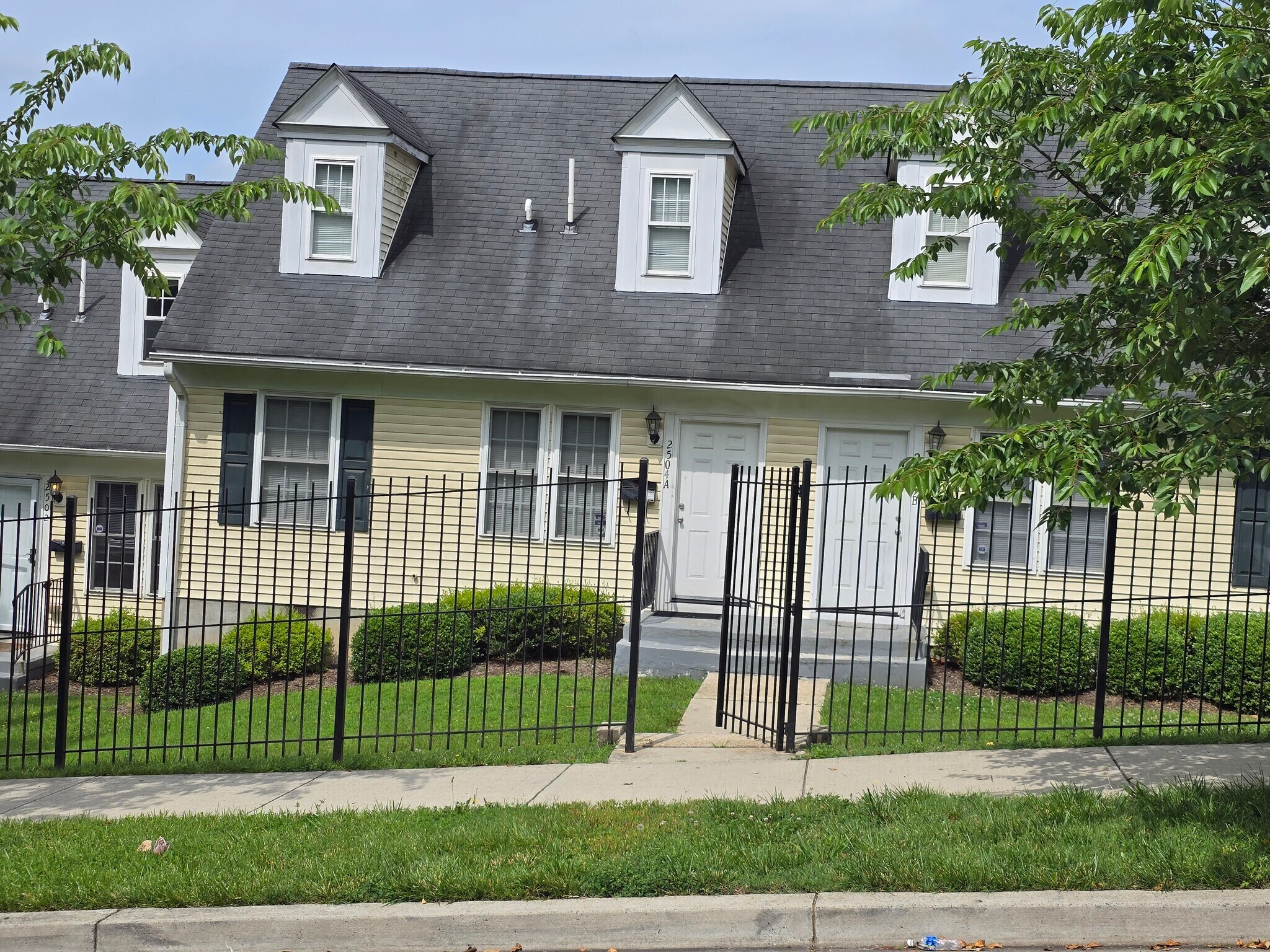 2504 Kent Village Dr, Hyattsville, MD for sale Primary Photo- Image 1 of 2