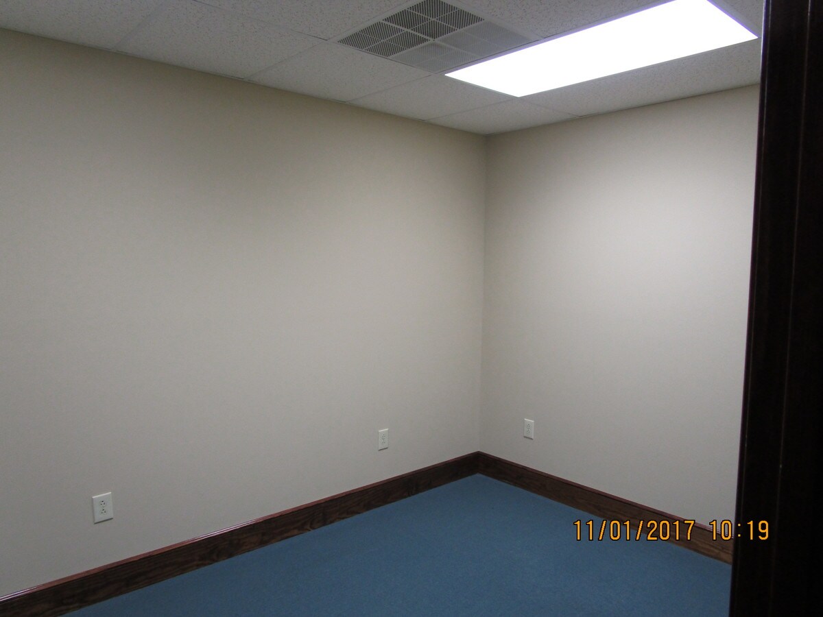 2213 Hull Rd, Kinston, NC 28504