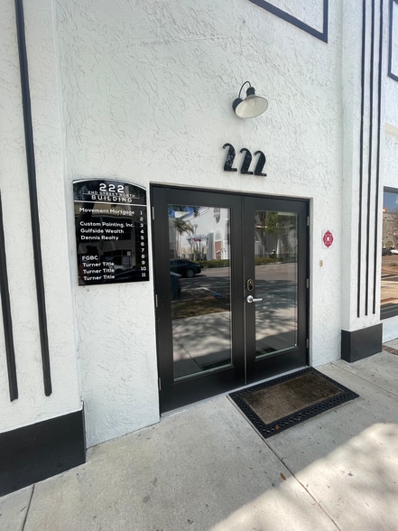 222 2nd St N, Saint Petersburg, FL for lease - Building Photo - Image 3 of 13