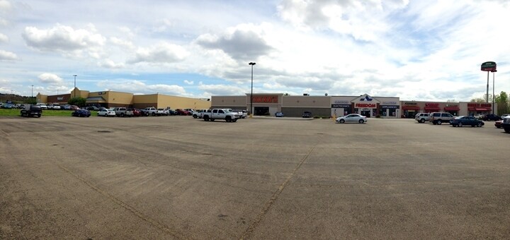 427-437 E Chestnut St, Junction City, KS for sale - Primary Photo - Image 1 of 1