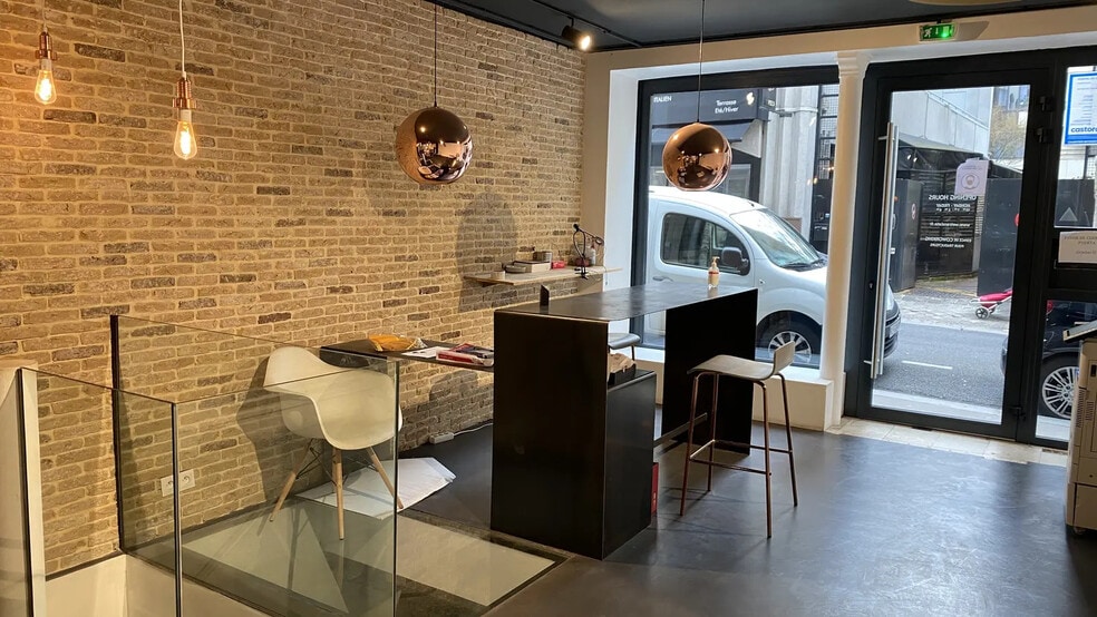 Office in Paris for lease - Interior Photo - Image 1 of 4