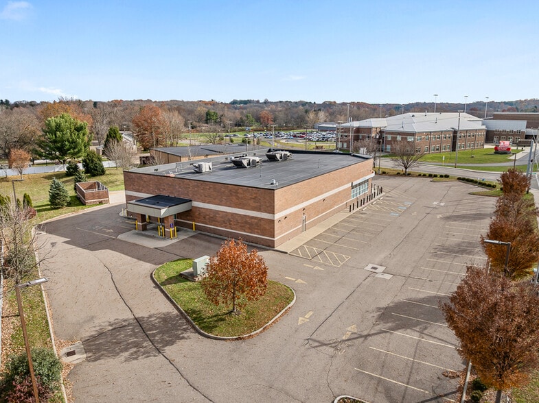 4042 Cleveland Ave SW, Canton, OH for lease - Building Photo - Image 3 of 9