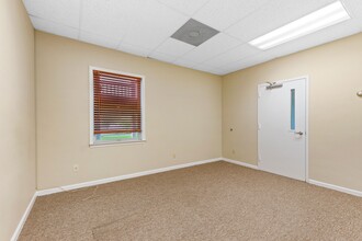 45370 Alton Ln, California, MD for lease Interior Photo- Image 2 of 10