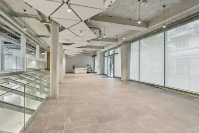 12 Rue Versigny, Paris for sale - Interior Photo - Image 2 of 14