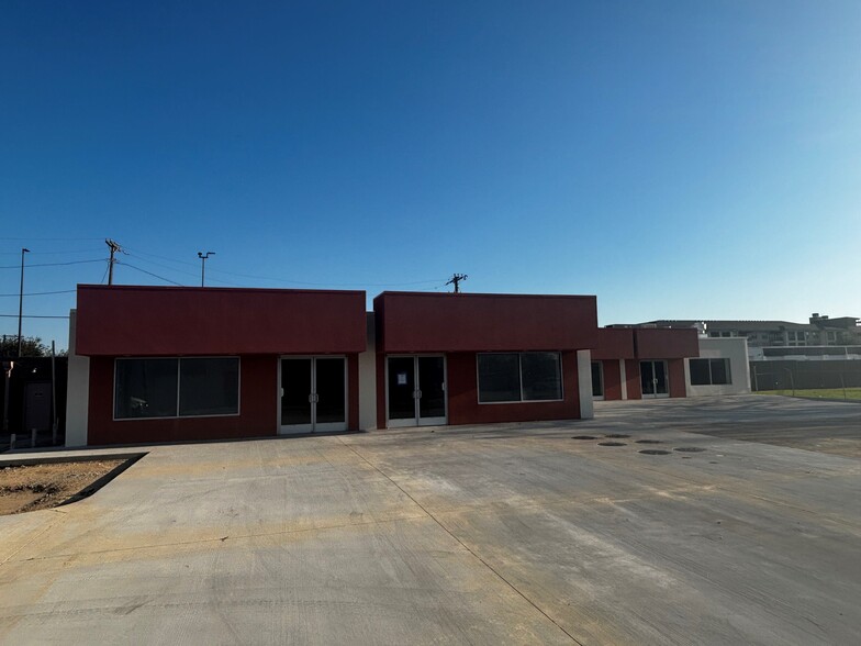 2714 Bomar Ave, Dallas, TX for lease - Building Photo - Image 2 of 5