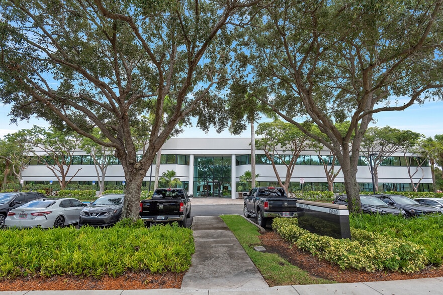 13680 NW 5th St, Sunrise, FL for lease - Building Photo - Image 3 of 10