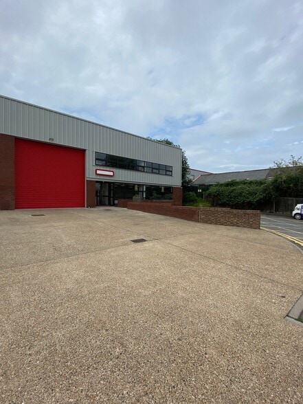 Lion Park Ave, Chessington for sale - Building Photo - Image 1 of 1