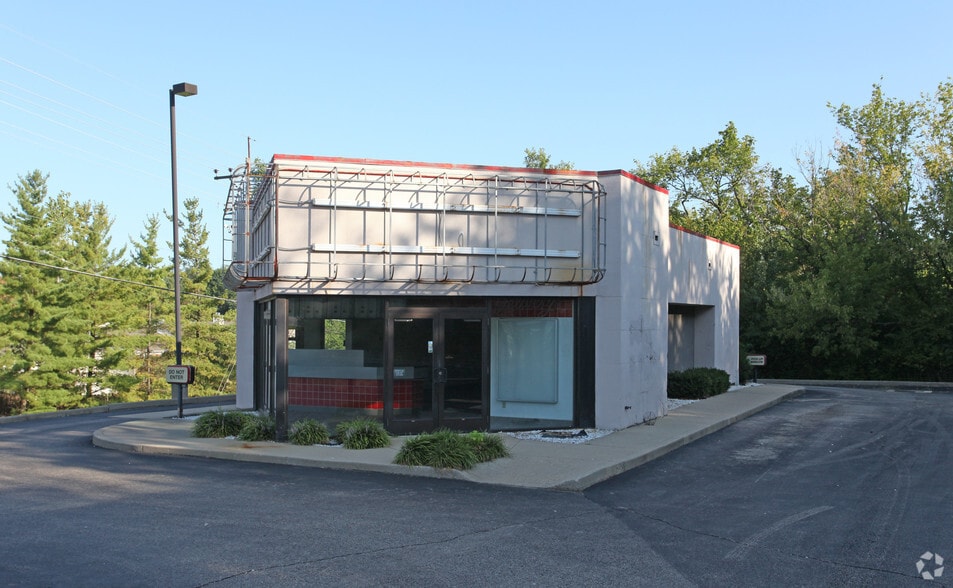 6096 Cleves Warsaw Pike, Cincinnati, OH 45233