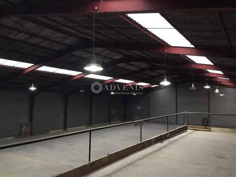 Flex in Chambray-lès-Tours for lease - Building Photo - Image 2 of 6