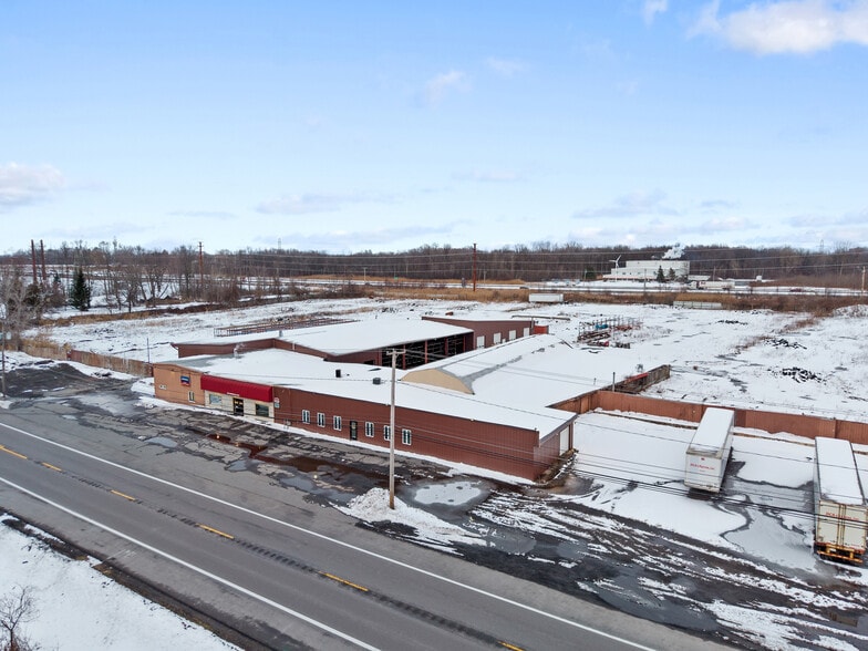 8568 Brewerton Rd, Brewerton, NY for sale - Primary Photo - Image 2 of 36