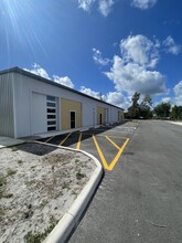 2765 Secret Harbor Dr, Orange Park, FL for lease Building Photo- Image 2 of 7