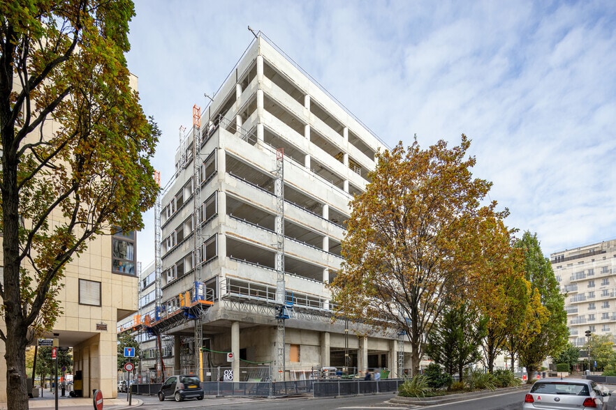 Office in Levallois-Perret for lease - Building Photo - Image 2 of 2