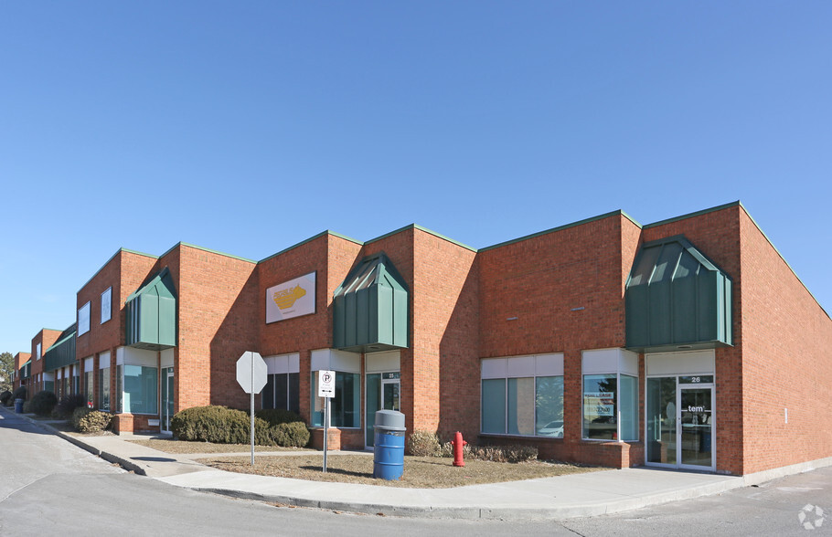 60 Bathurst Dr, Waterloo, ON for lease - Primary Photo - Image 1 of 6