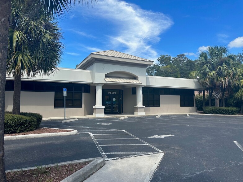 2440 Sunset Point Rd, Clearwater, FL for sale - Building Photo - Image 1 of 19