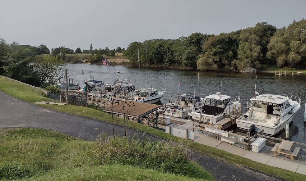 520 Water St, Manistee, MI for sale - Building Photo - Image 2 of 31