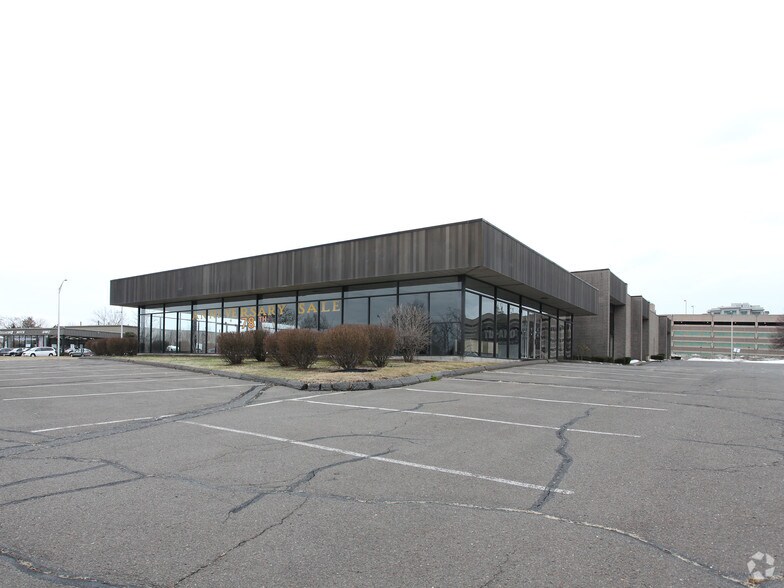 285 Columbus Blvd, New Britain, CT for sale - Primary Photo - Image 1 of 1