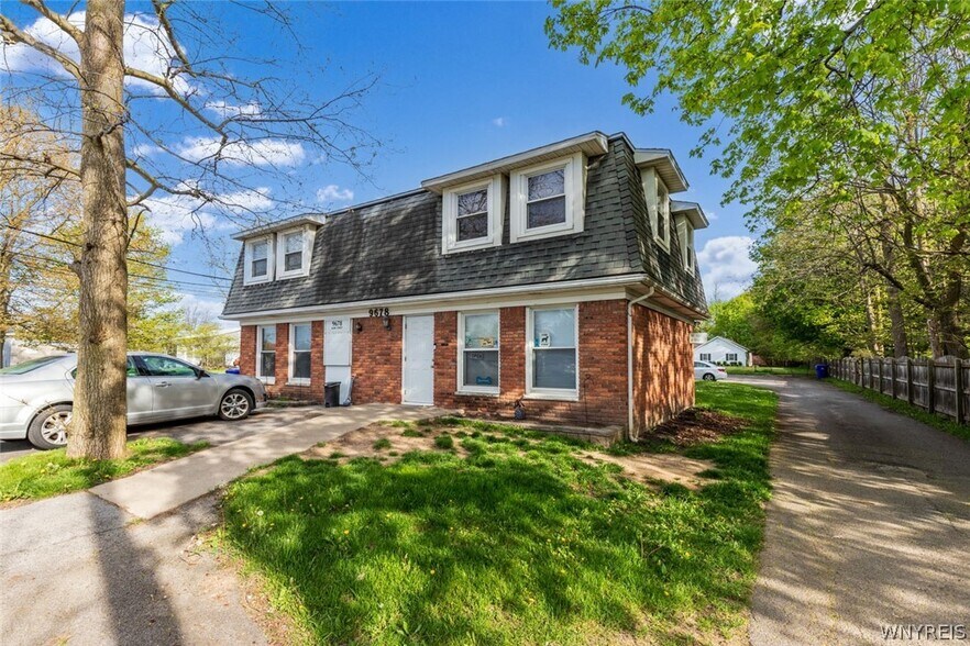 9678 Main St, Clarence, NY for sale - Building Photo - Image 1 of 1