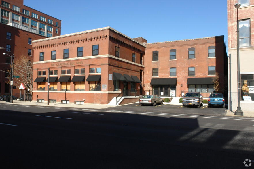 201 E Main St, Louisville, KY for lease - Building Photo - Image 3 of 6