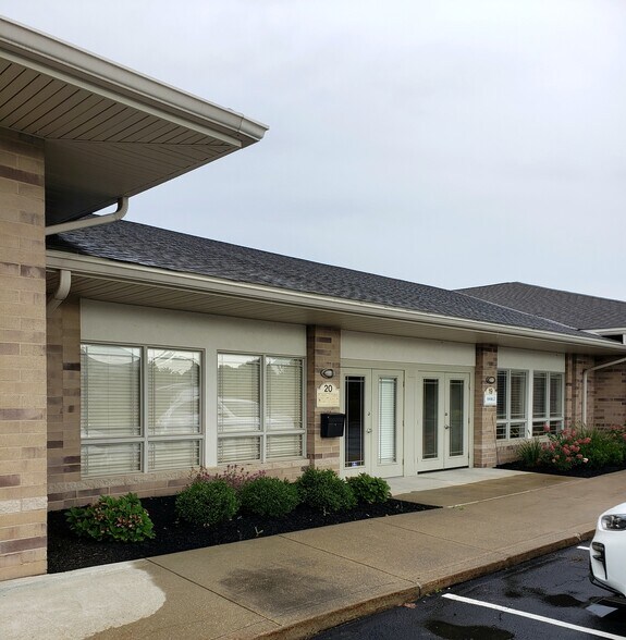 31320 Solon Rd, Solon, OH 44139