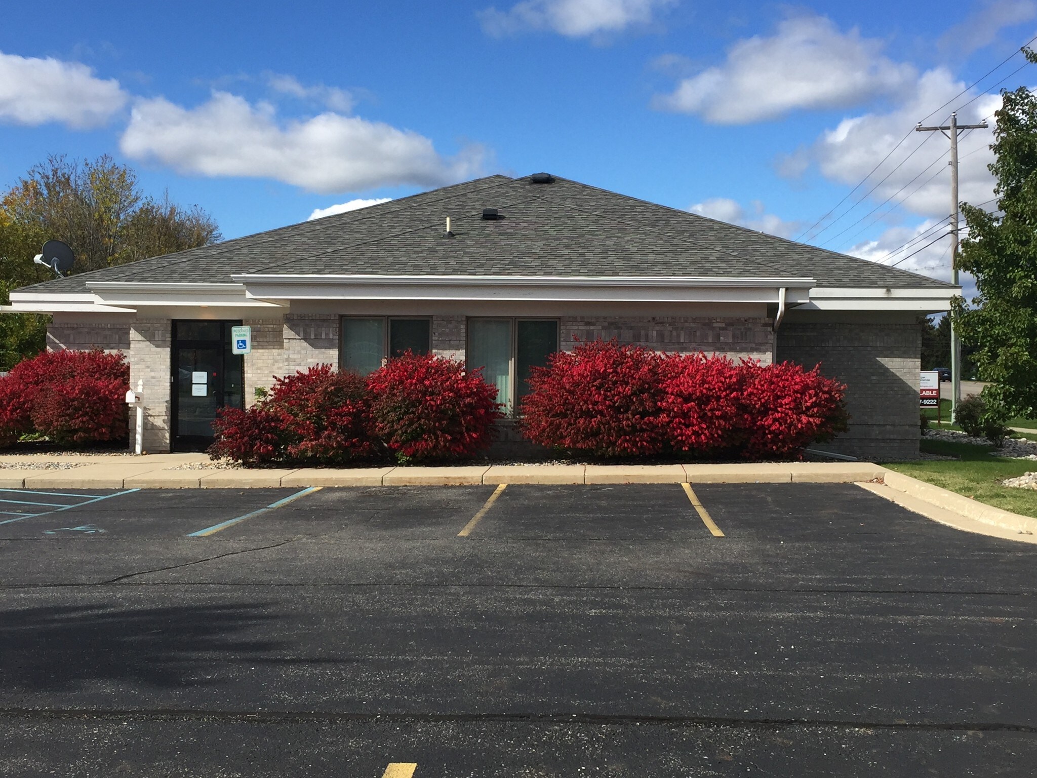 3276 E Jolly Rd, Lansing, MI for sale Building Photo- Image 1 of 1