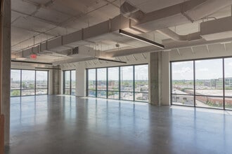 1333 Oak Lawn Ave, Dallas, TX for lease Interior Photo- Image 2 of 15