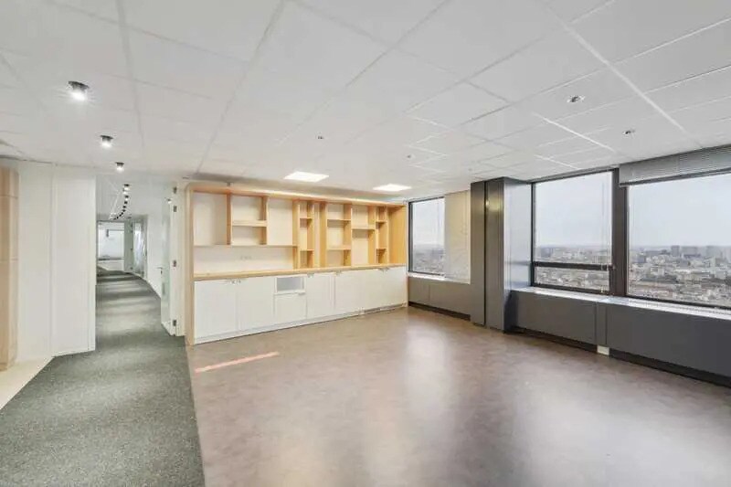 Office in Paris for sale Interior Photo- Image 1 of 9