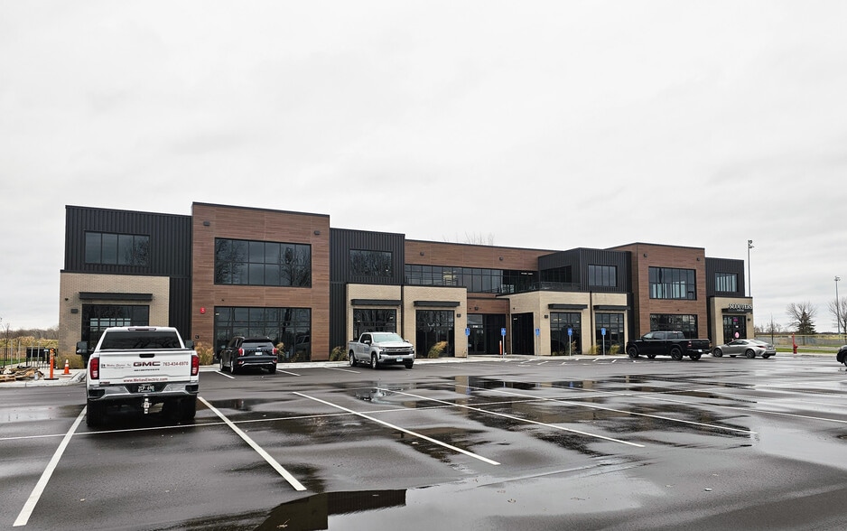 2180 105th N ave, Blaine, MN for sale - Primary Photo - Image 3 of 3