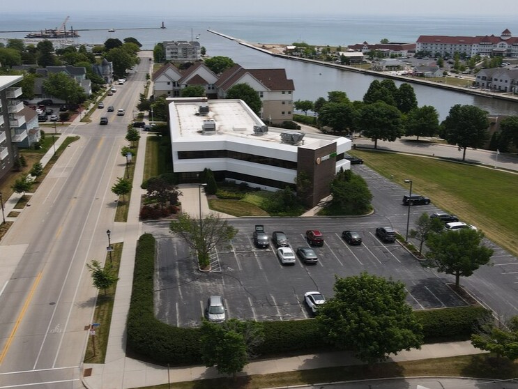 615 Pennsylvania Ave, Sheboygan, WI for sale Building Photo- Image 1 of 1