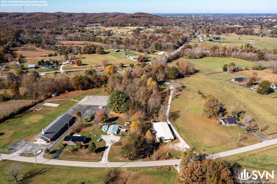 1315 Gabbardtown Rd, Berea, KY 40403 Office/ Warehouse on 2.11 AC