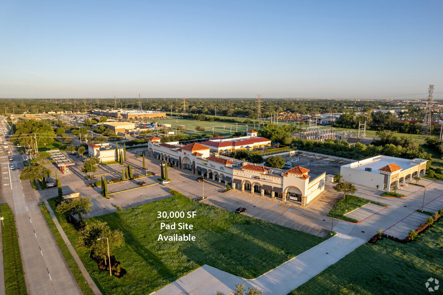 1600 W League City Pky, League City, TX for lease - Aerial - Image 1 of 4