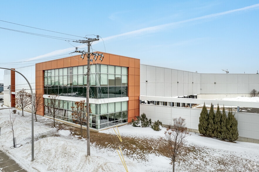 235 Rue Isabey, Montréal, QC for lease - Building Photo - Image 1 of 7