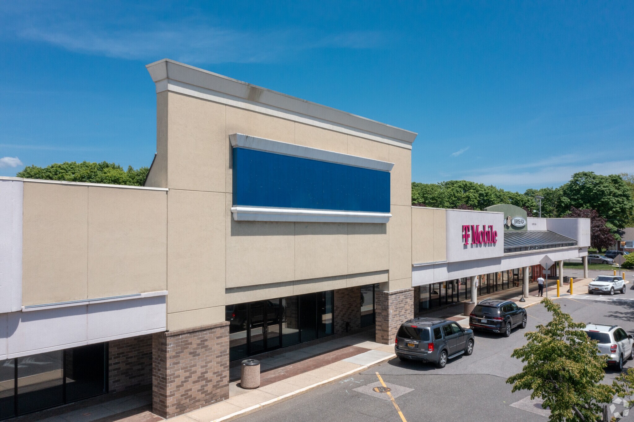 5151 Sunrise Hwy, Bohemia, NY 11716 Sayville Plaza