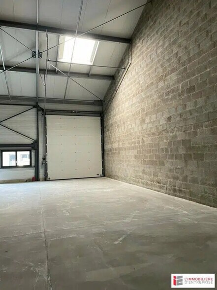 Flex in Caudan for lease - Interior Photo - Image 2 of 4