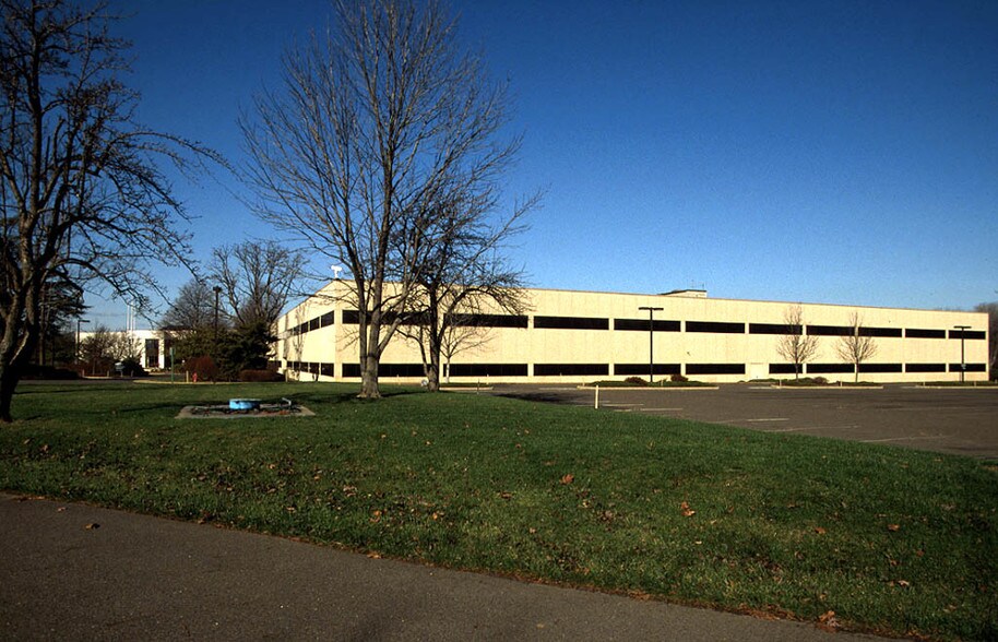 370 Scotch Rd, Ewing, NJ 08628