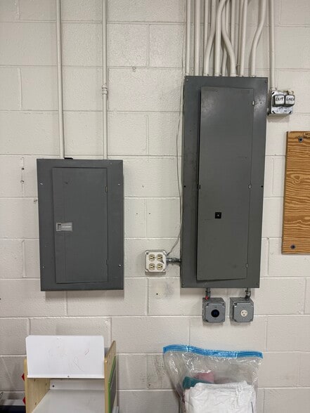 304 Howard Ave, Des Plaines, IL for sale - Building Photo - Image 3 of 28