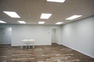 1800 Woodfield Dr, Savoy, IL for lease Interior Photo- Image 2 of 8