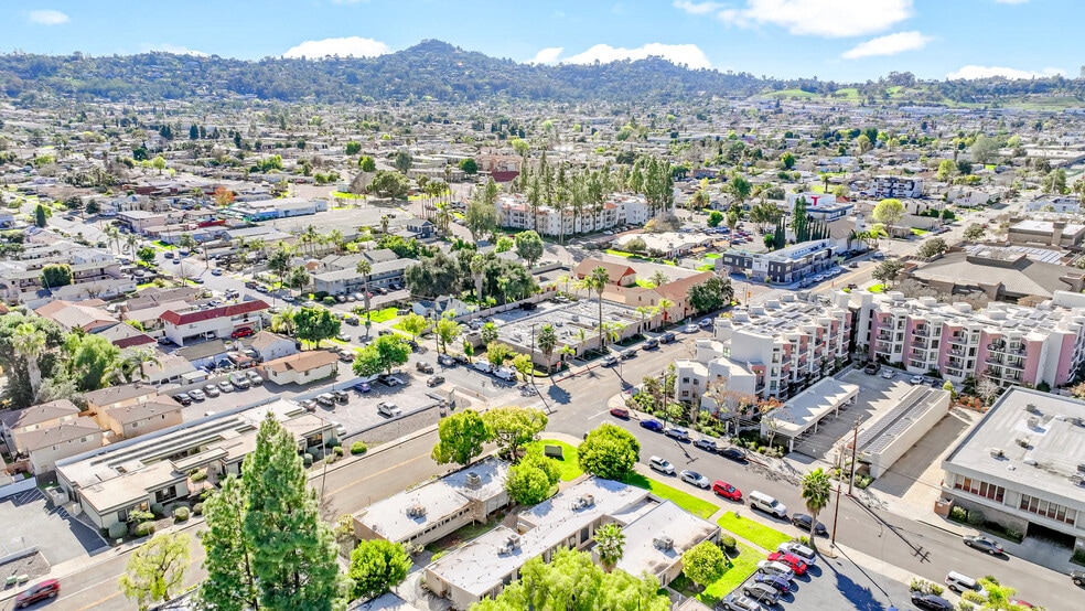 269-291 E Lexington Ave, El Cajon, CA for lease - Aerial - Image 3 of 9