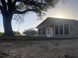 Endless Possibilities! DOWNTOWN CIBOLO - Loft