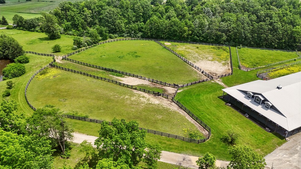 14743 Leesburg Rd, Fort Wayne, IN for sale - Building Photo - Image 2 of 9