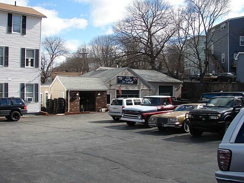 122 Transit St, Woonsocket, RI for sale - Primary Photo - Image 1 of 1