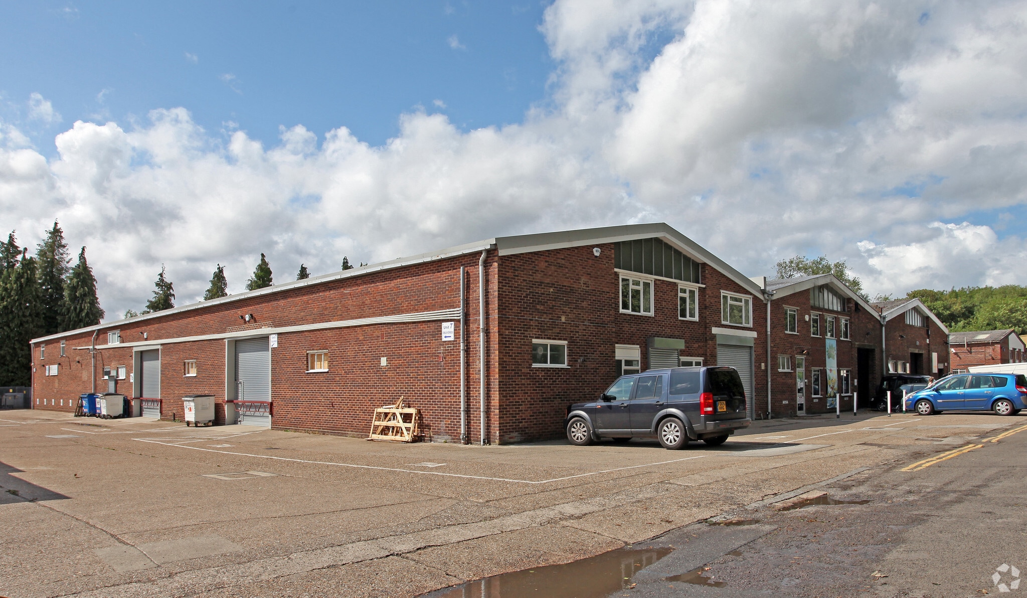 Wessex Rd, Bourne End for sale Primary Photo- Image 1 of 1