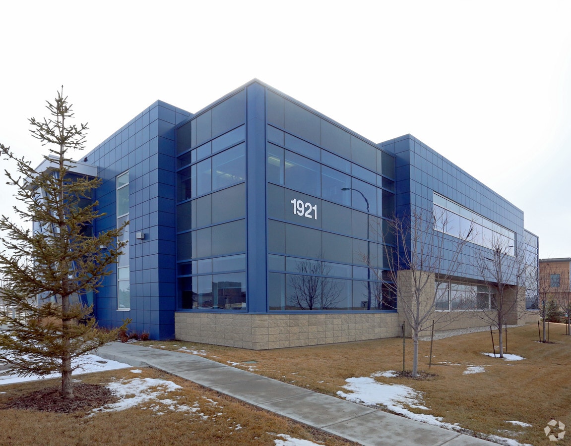 1921-91st-st-sw-edmonton-ab-t6x-0w8-loopnet