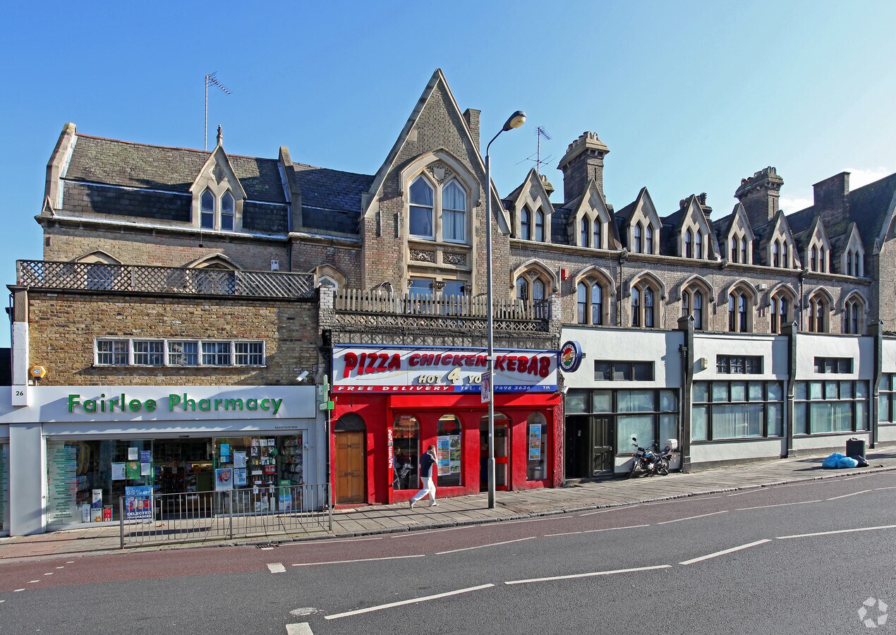 24 Queenstown Rd, London, SW8 3RX