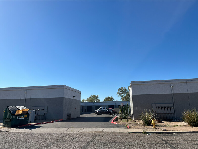 3721 W Cambridge Ave, Phoenix, AZ for lease - Building Photo - Image 2 of 5