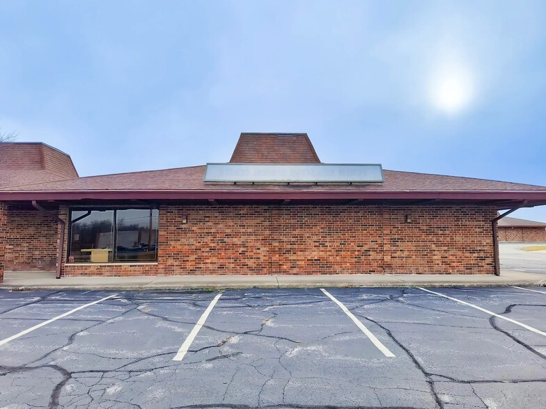 8111 E 109th Ave, Crown Point, IN for lease - Building Photo - Image 3 of 7