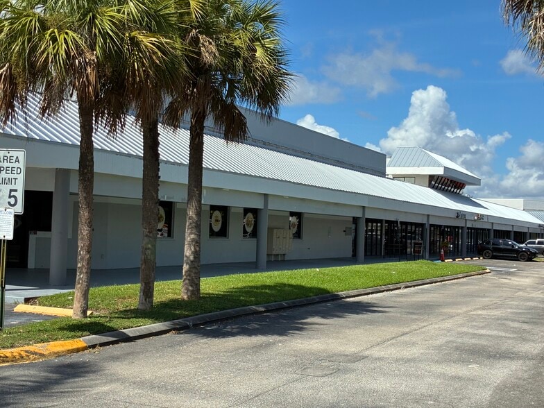 4505-4599 N Pine Island Rd, Sunrise, FL for lease - Building Photo - Image 3 of 12