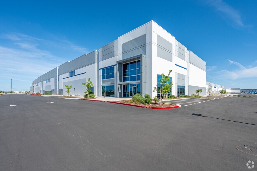7320 Power Line Rd, Sacramento, CA for lease - Building Photo - Image 1 of 14