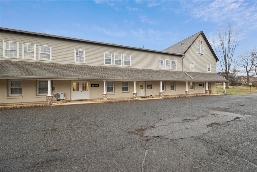 10 Shawnee Dr, Watchung, NJ for lease - Building Photo - Image 1 of 14